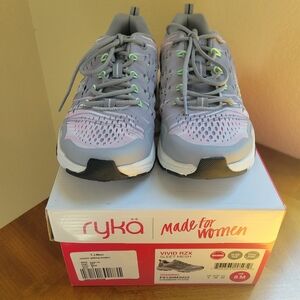 Ryka Vivid RZX Training Sneaker (size 8)
